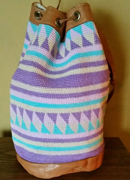 Sac De Voyage Duffle Fait Main Du Guatemala – Multicolore, Léger Et Matelassé – Taille S